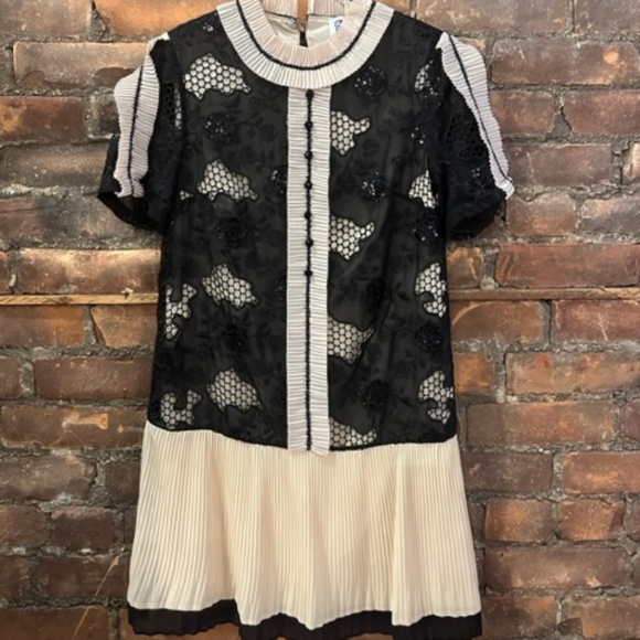 ANNA SUI - Picture 1 of 2